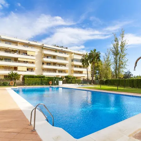 Benalmadena With Seasonal Pool & Parking Near The Apartment Arroyo De La Miel