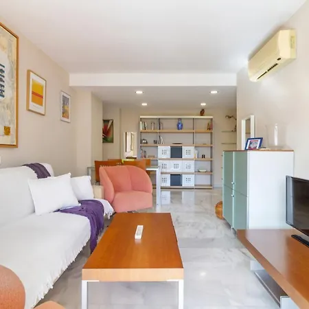 Apartment Benalmadena With Seasonal Pool & Parking Near The